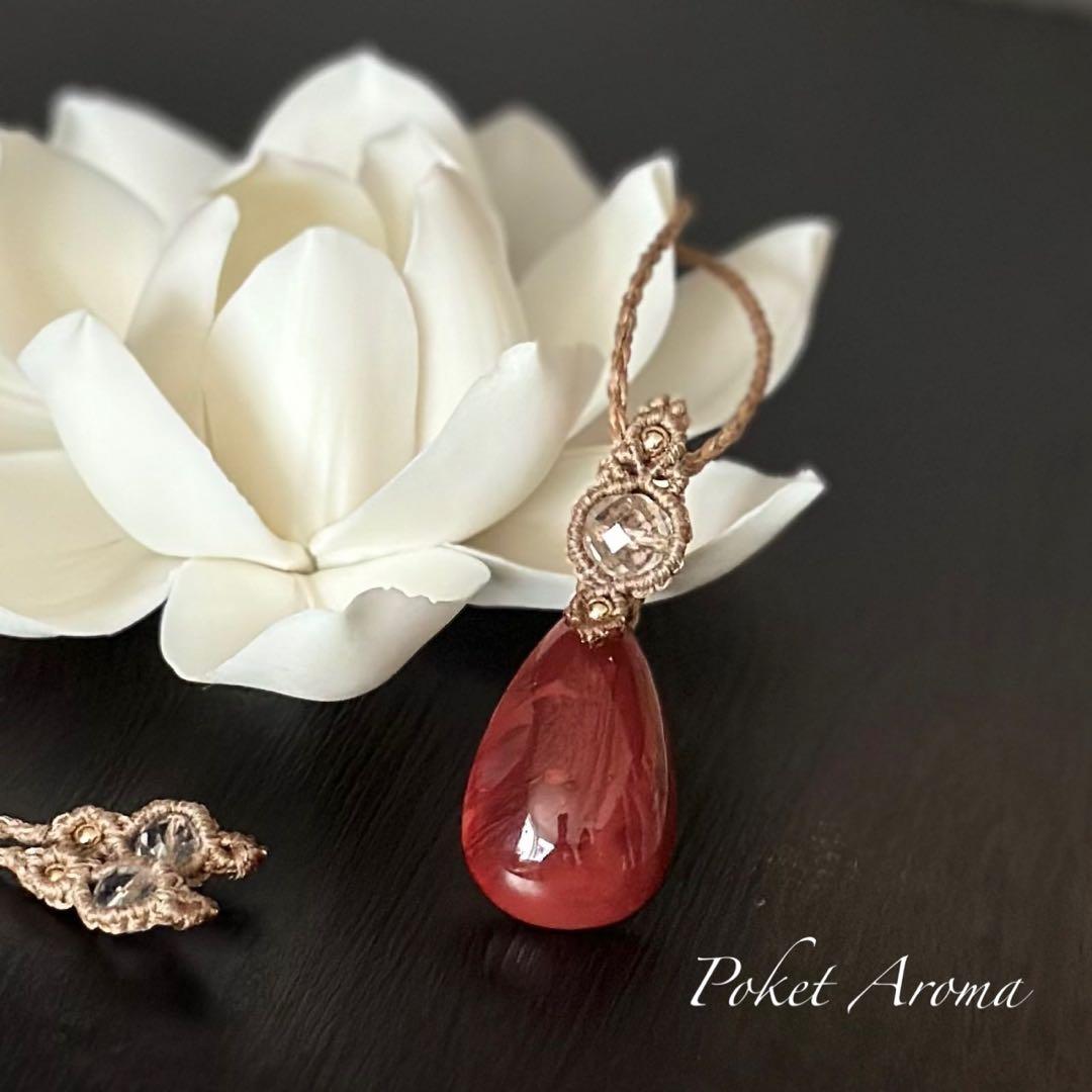 『紅景』アンデシンドロップと水晶のマクラメペンダントネックレス