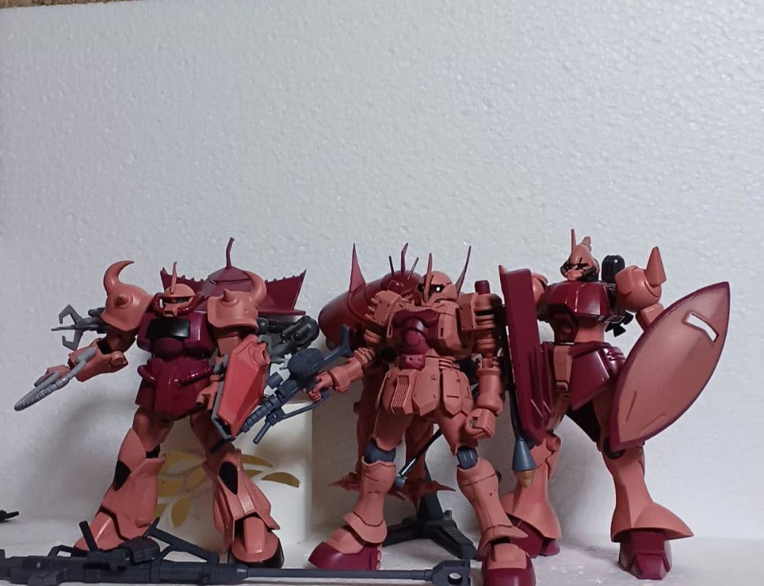 ジークアクス最終回に登場したHG1/144シャア専用5体セット