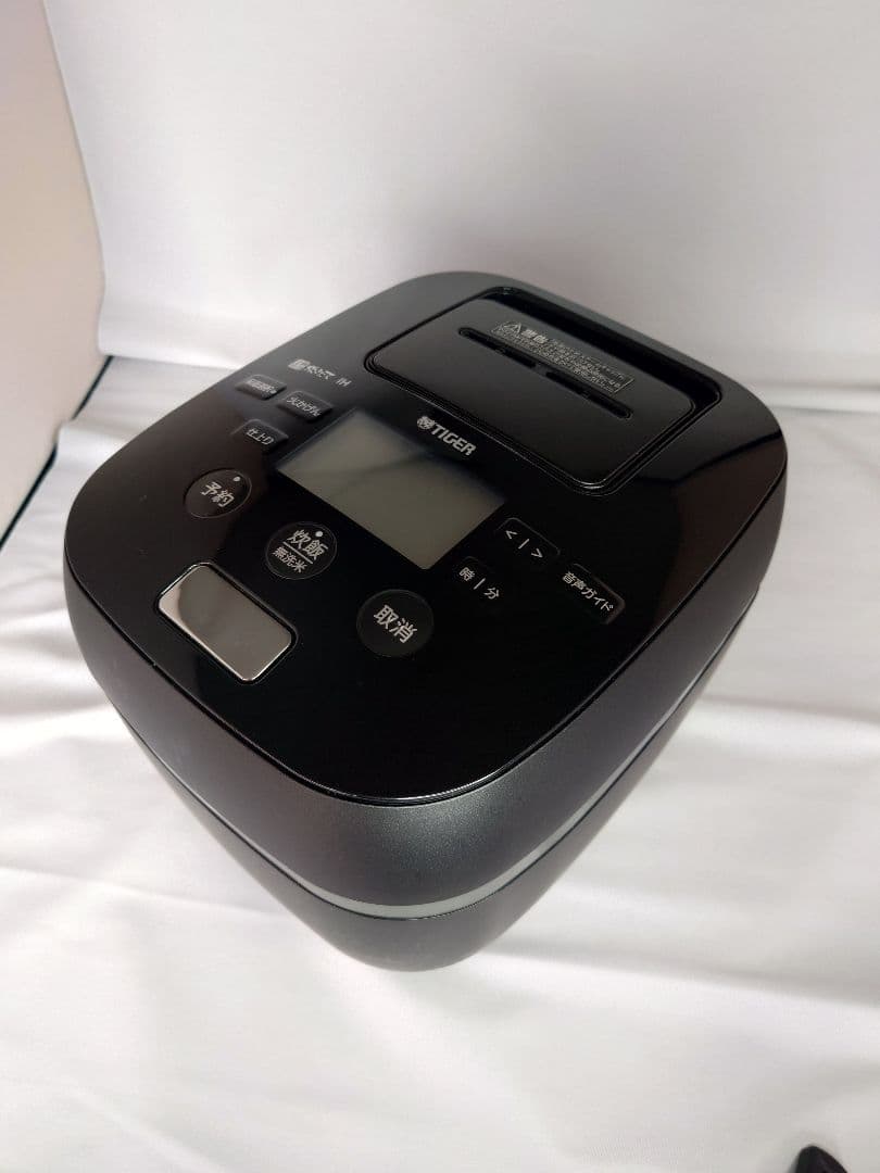 中古　TIGER土鍋圧力IH炊飯ジャー「炊きたて」JPJ-A060　3.5合炊き