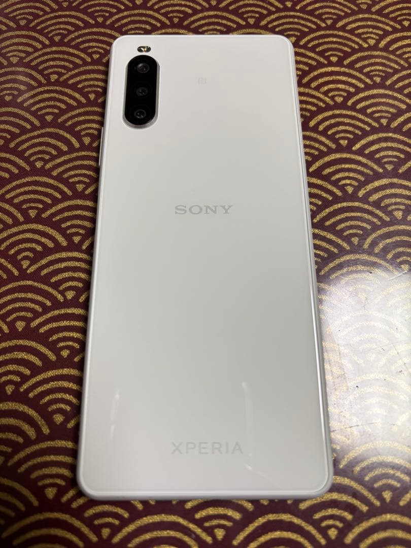 美品　Sony Xperia 10 Ⅱ ホワイト SIMフリー