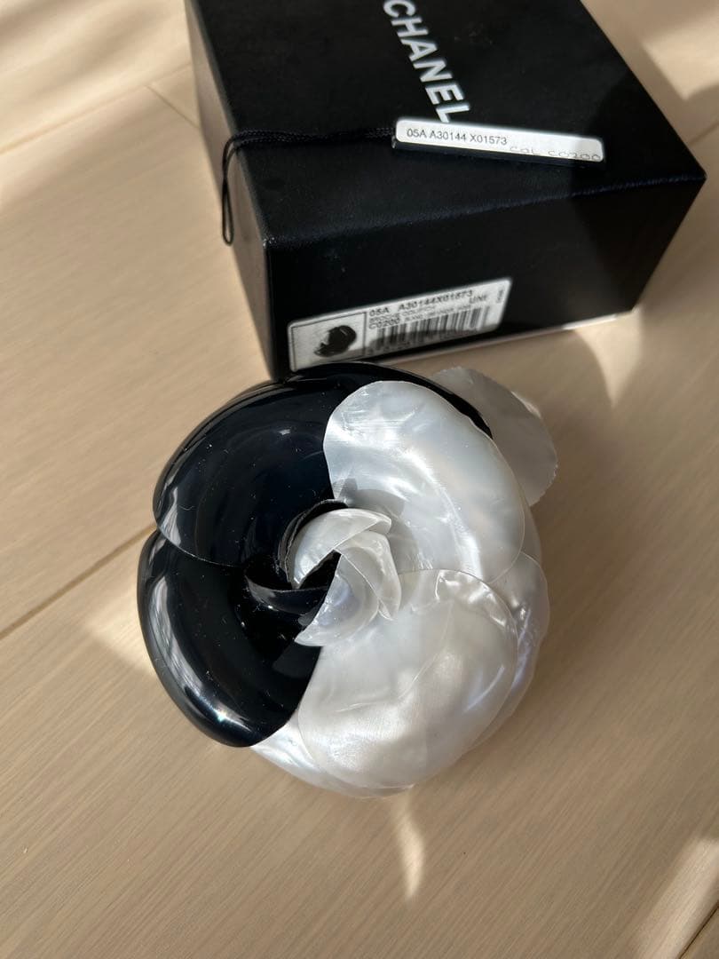 未使用タグ付き✨シャネル　CHANEL 　カメリア コサージュ　ブローチ　箱付き