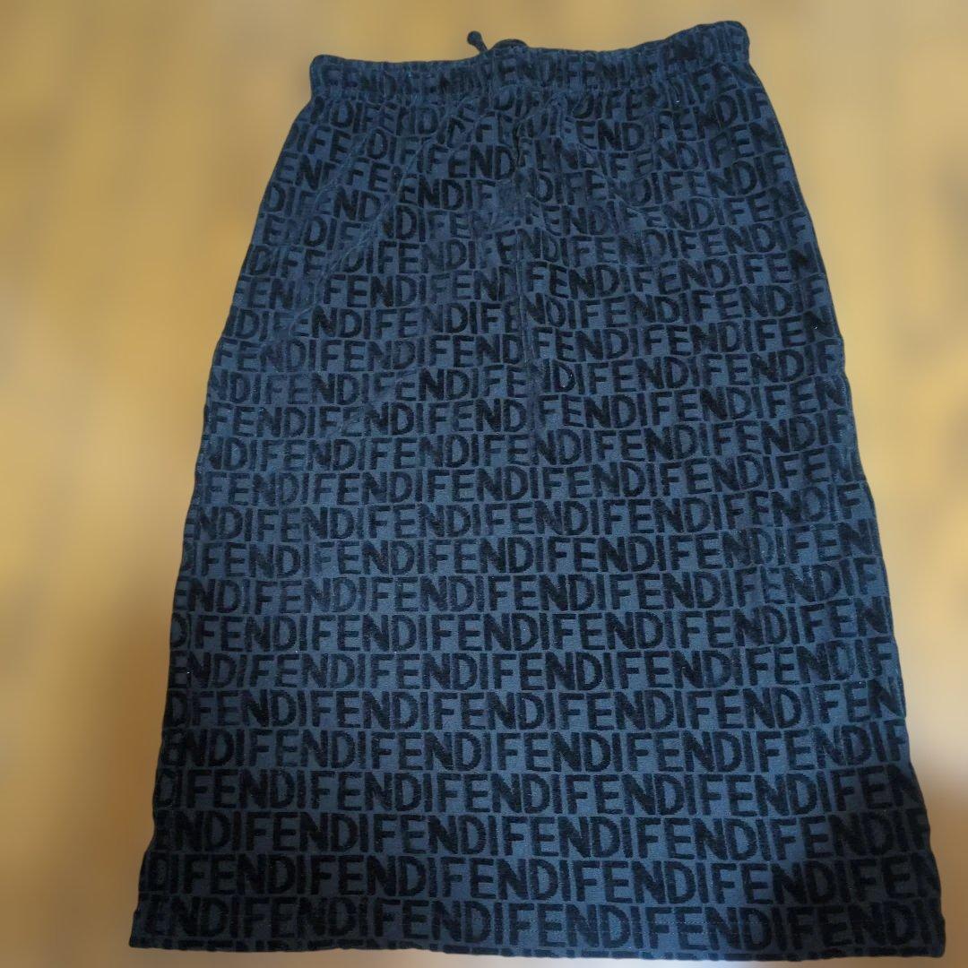FENDI ロゴベロア調 タイトスカート