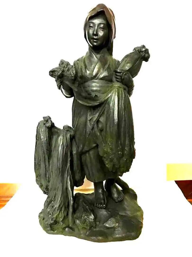 銅製:乙女像「瑞穂の国の娘子らし」