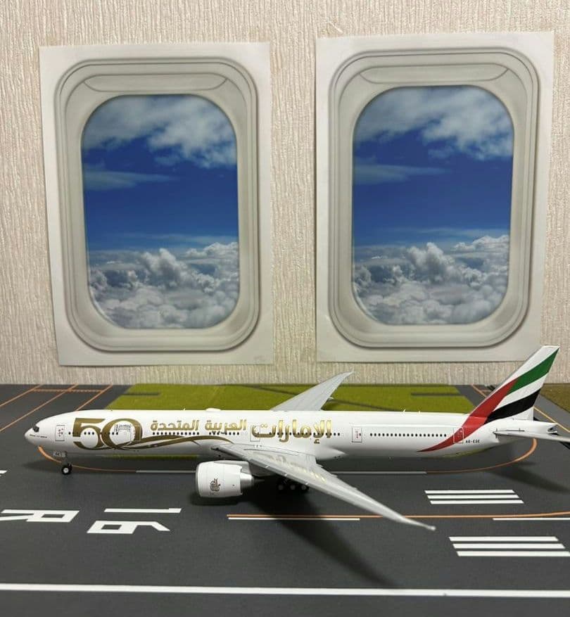 エミレーツ航空 UAE 50周年記念モデル B777 1/200