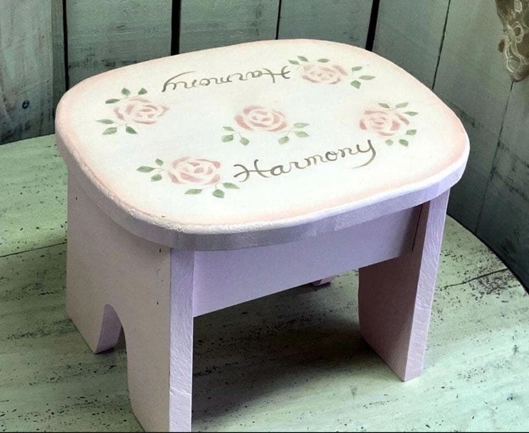 ぺこちゃん専用　薔薇の花柄 木製スツール とキッチンラック