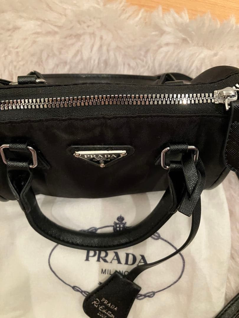 ブラック ハンドバッグ