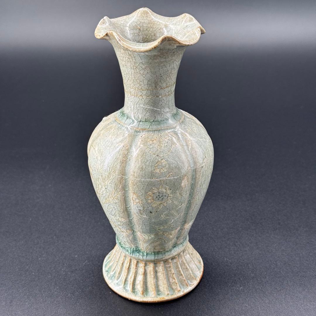 青磁象嵌　花入