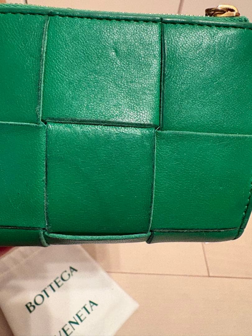 正規品　BOTTEGA VENETA ボッテガ　カセット　二つ折り財布