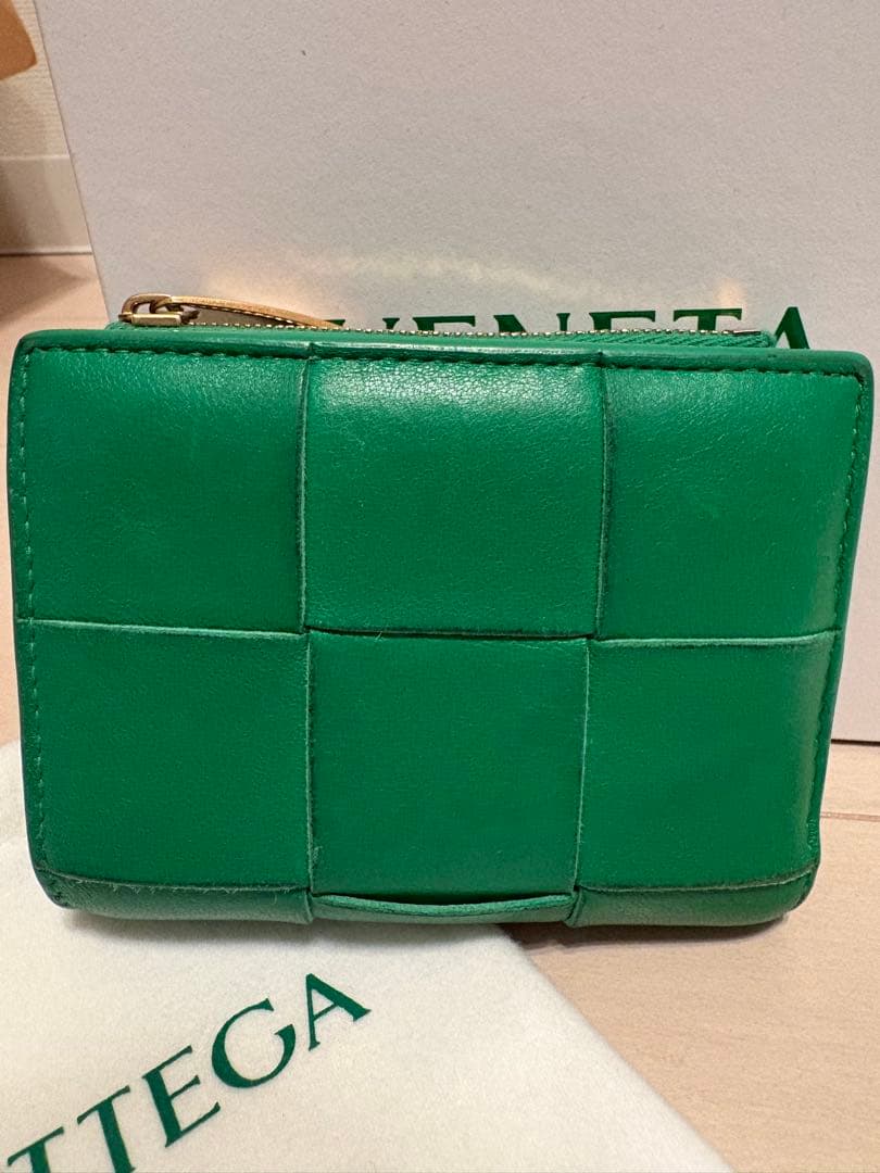 正規品　BOTTEGA VENETA ボッテガ　カセット　二つ折り財布