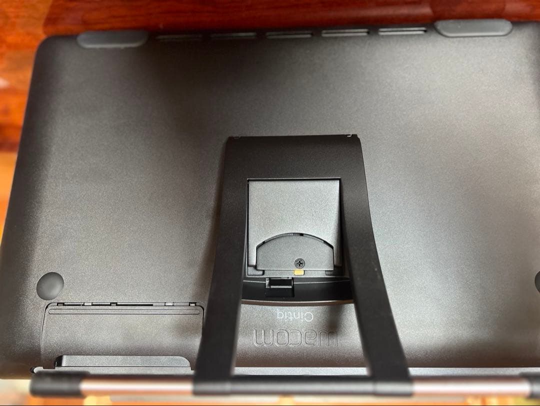 ディスプレイ・モニター本体 Wacom Cintiq22 (DTK2260K0D)