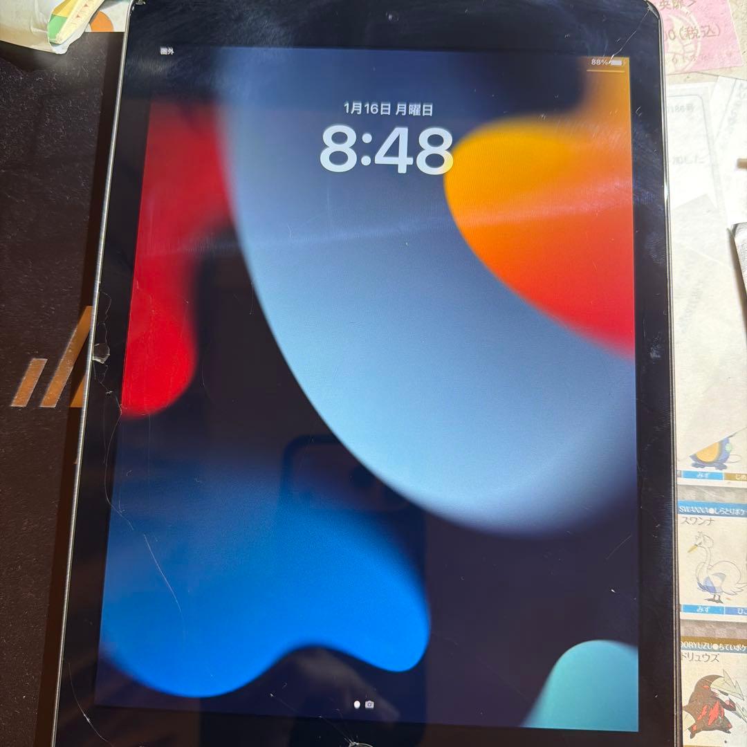Apple iPad 代6世代　32GB セルラーモデル