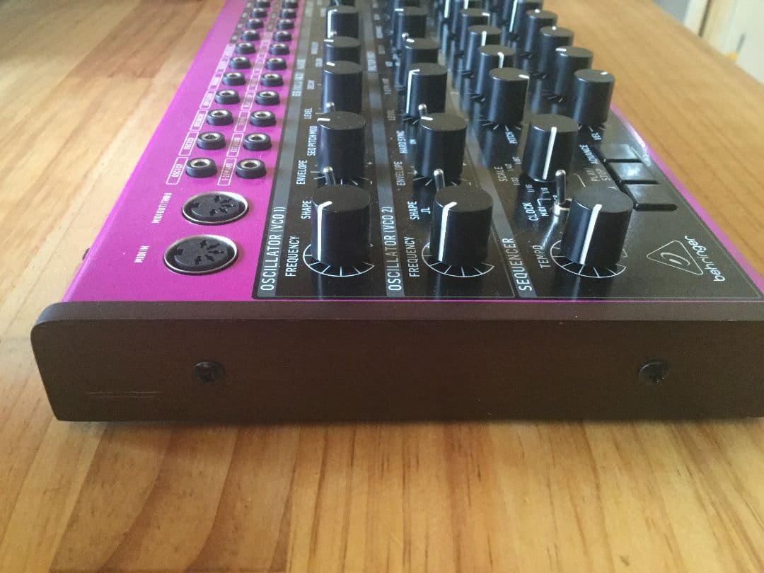 behringer EDGE アナログシンセサイザー
