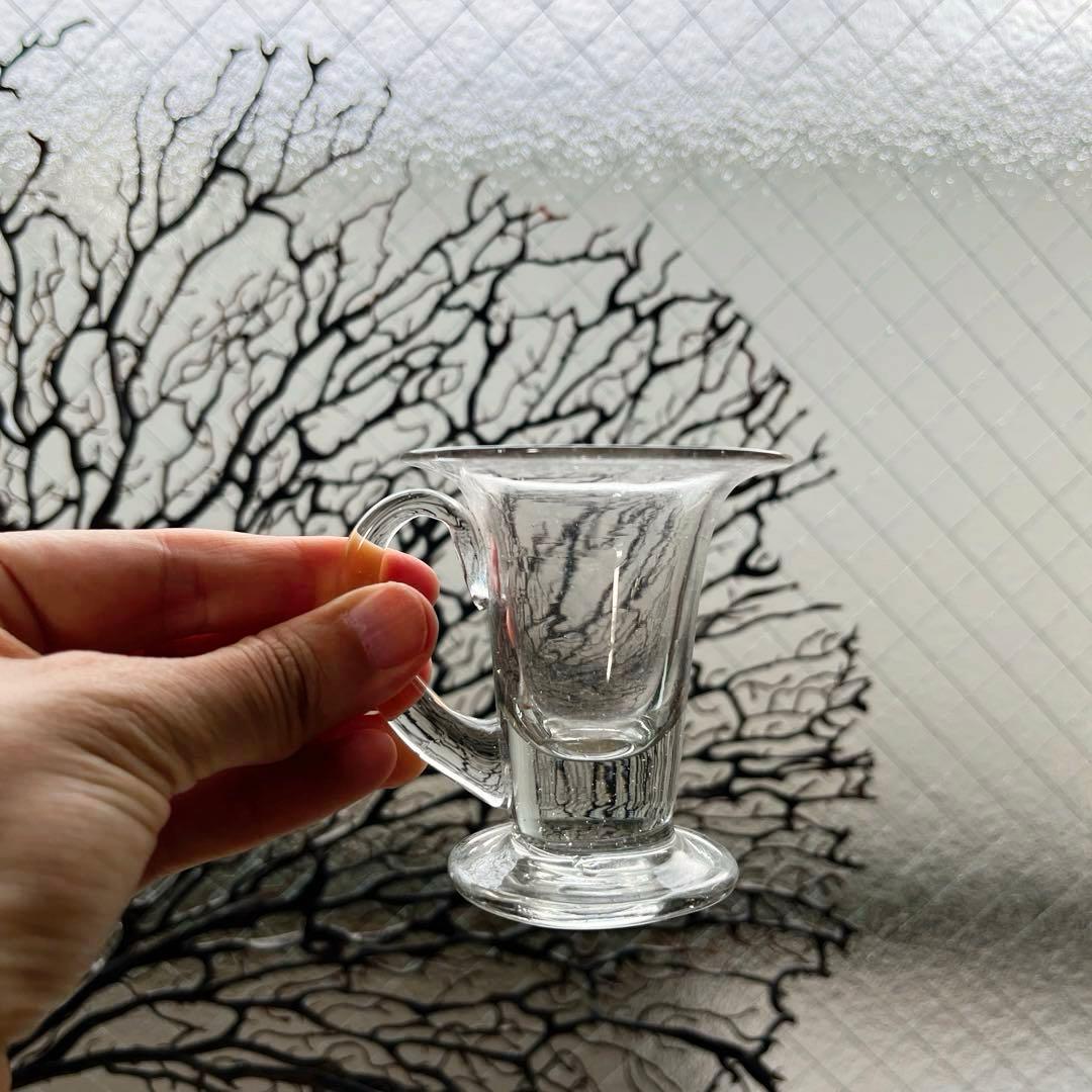 骨董　時代ガラス　ゆらゆら銀色　反り口　アイスクリームコップ　氷コップ　ウラン