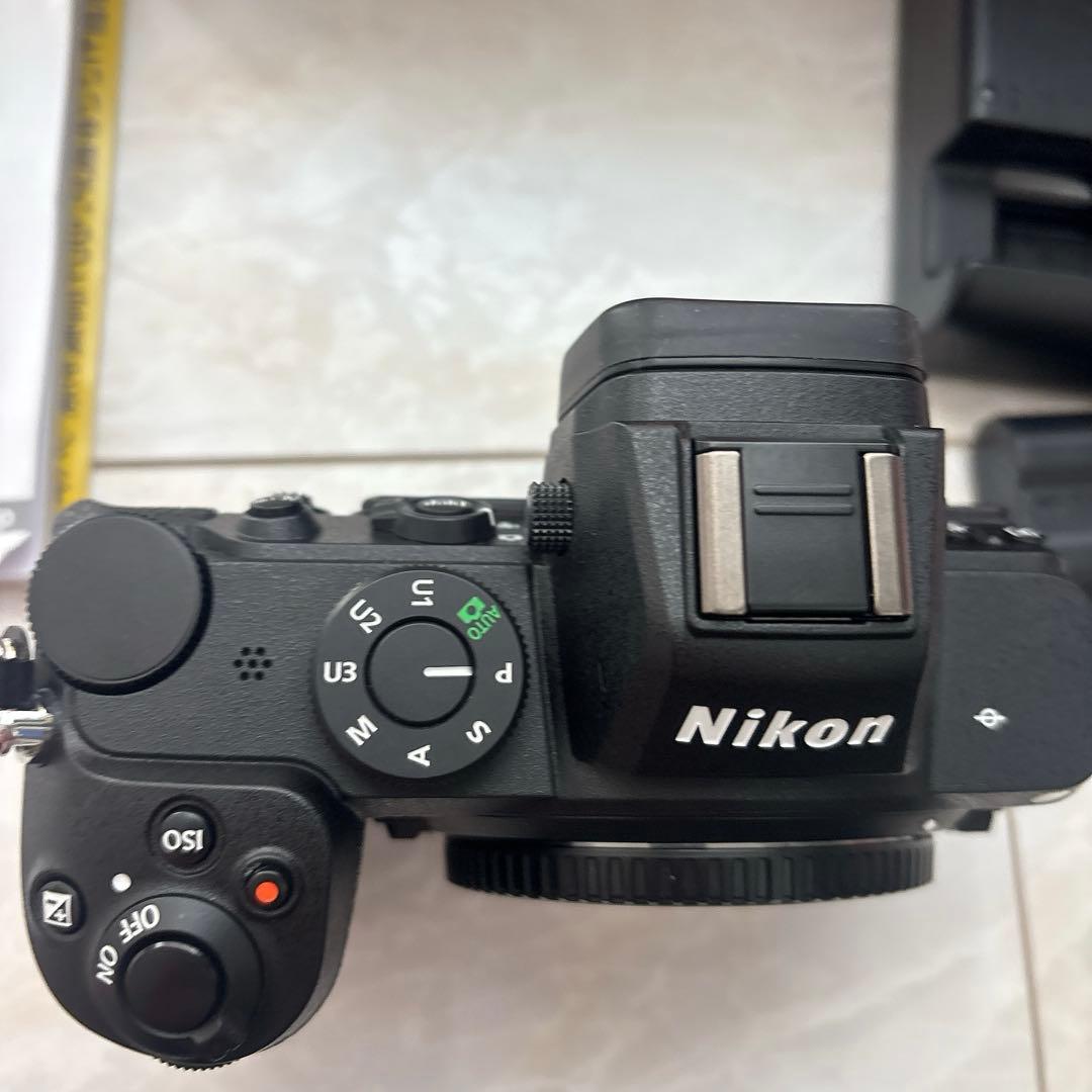 【極美品】ショット4759 Nikon Z 5 ミラーレス一眼 本体