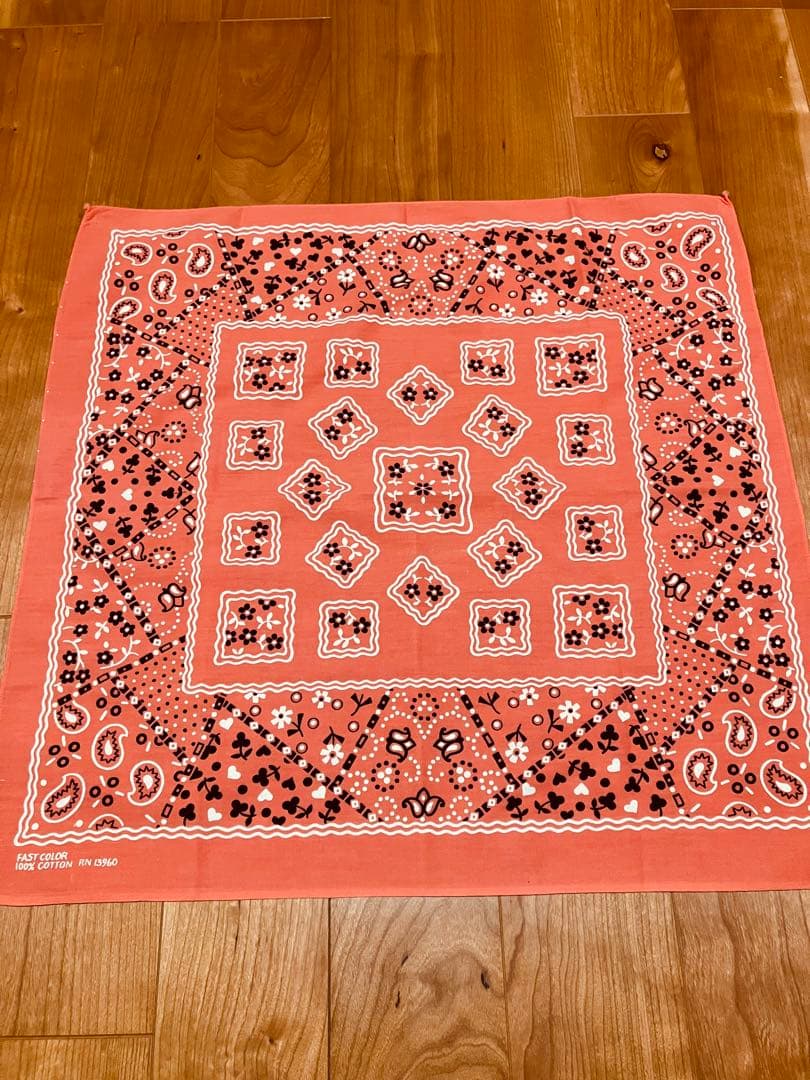 RN13960 クッキー柄　バンダナ　サーモンピンク