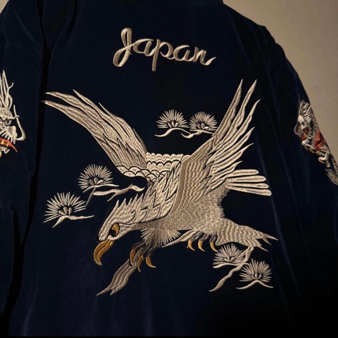 【中綿ブルゾン】刺繍ドラゴンと鷲のベルベットジャンパー　ネイビーLLサイズ