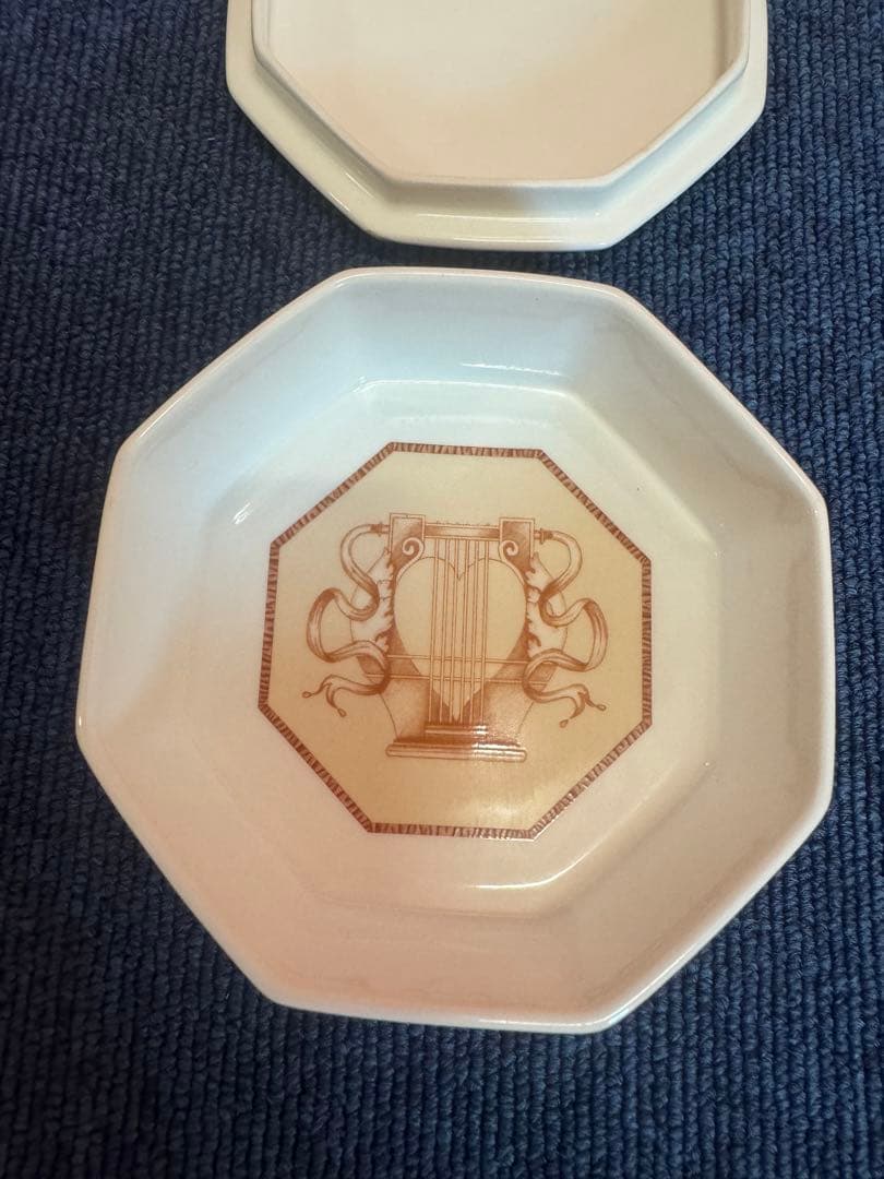 1911  ウェッジウッド  小物入れ　陶器　金彩