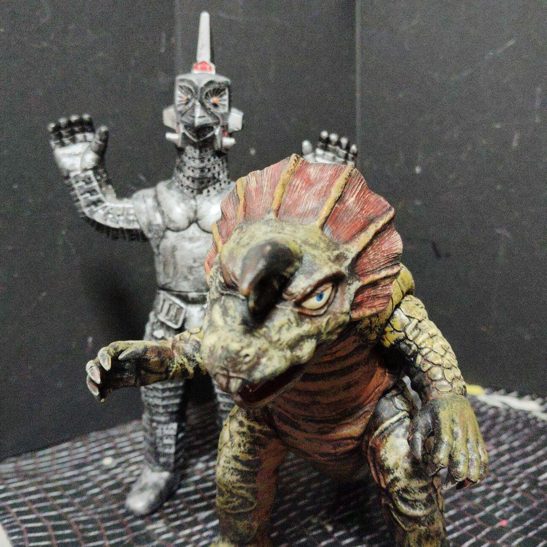 しんウルトラ怪獣旧型ソフビカプセル怪獣、グドンvsツインテール、EXゴモラ