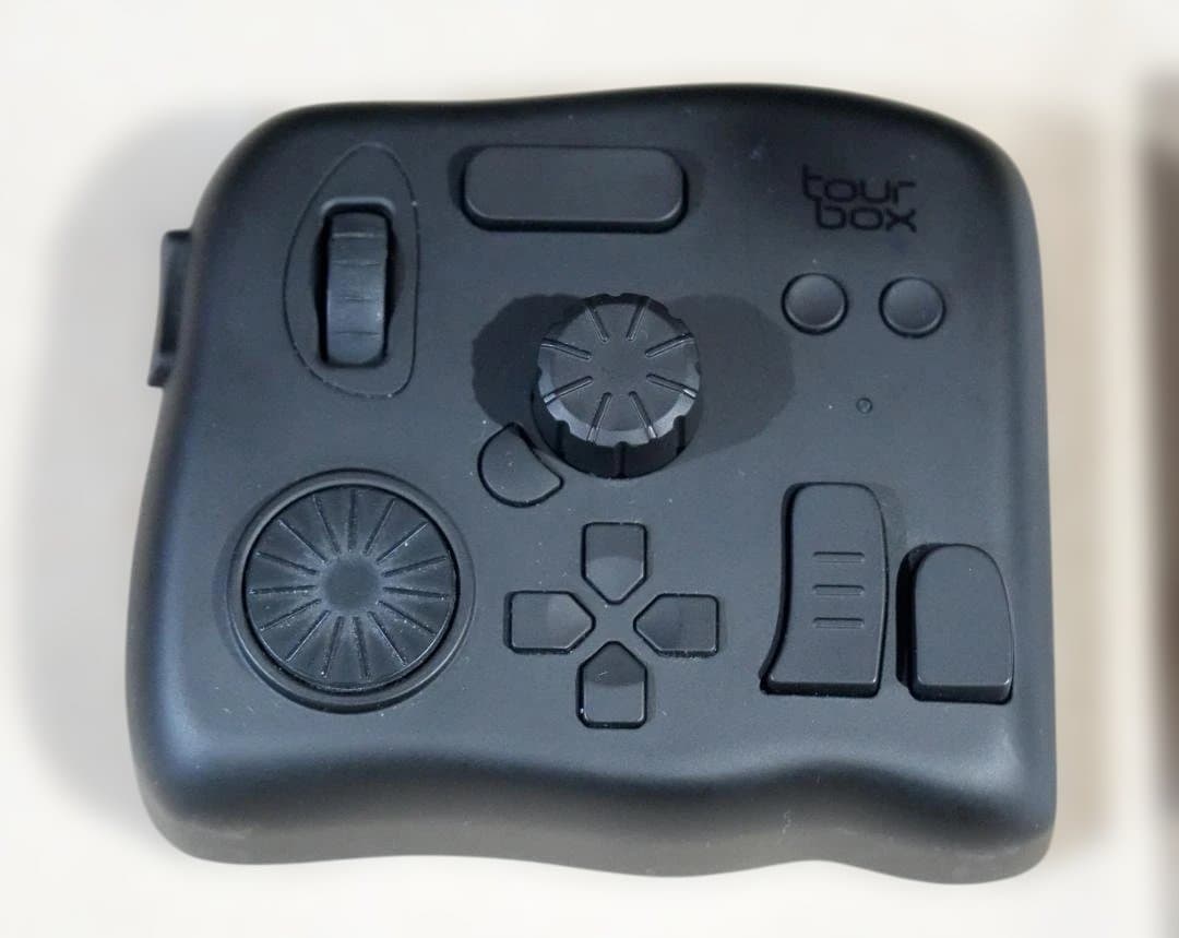 PC用ゲームコントローラー・コンバーター TourBox Elite