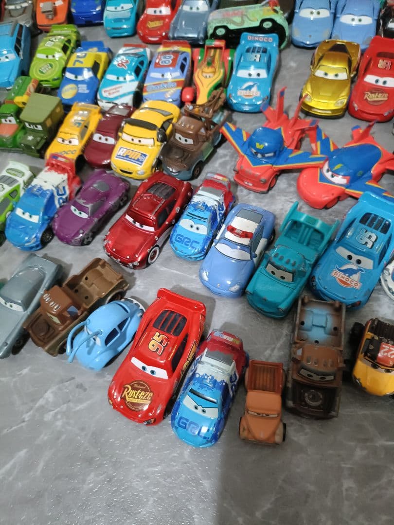 み*る様 カーズ　ミニカー　 ピストンカップセット　トミカ　マテル　カスタムタイ