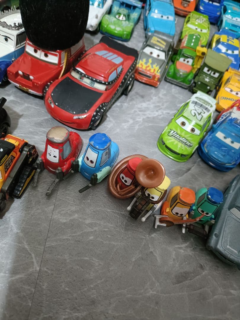 み*る様 カーズ　ミニカー　 ピストンカップセット　トミカ　マテル　カスタムタイ