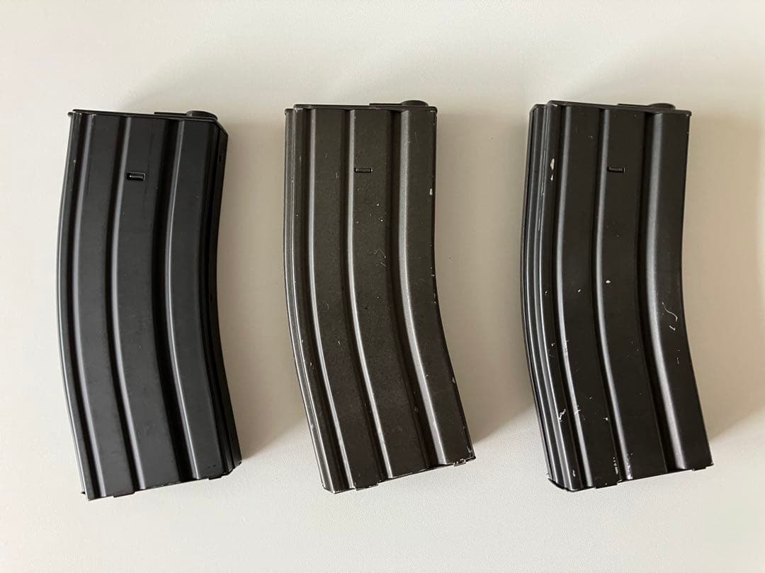 東京マルイ電動ガンM4 Sシステム ドット・多弾装3本・バッテリー・充電器付