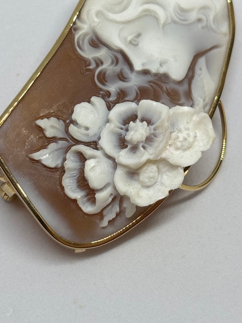 K18 カメオ 女性の顔と花 ブローチ 750 浮き彫り 総重量約9.9g