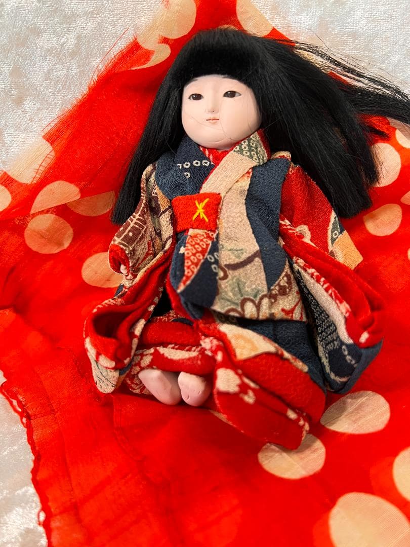 人形　日本人形　女の子　ちりめんの着物付き W6×D3×H15㎝