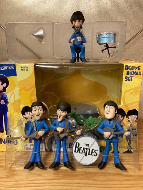 ビートルズ　デラックスボックスセット　フィギュア　マクファーレン
