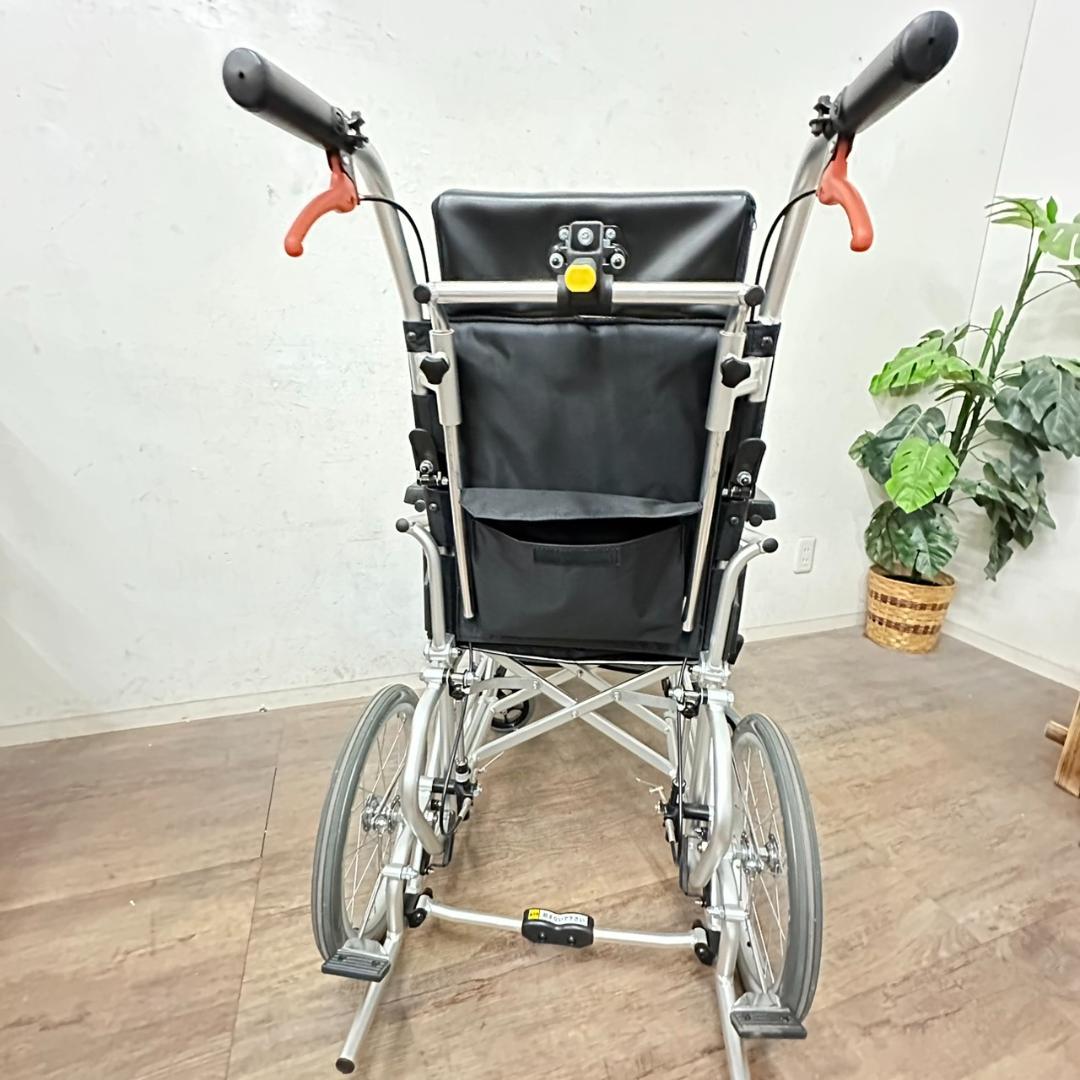 超美品　折り畳み式　車いす　肘あてはね上げ　ノーパンクタイヤ　介護