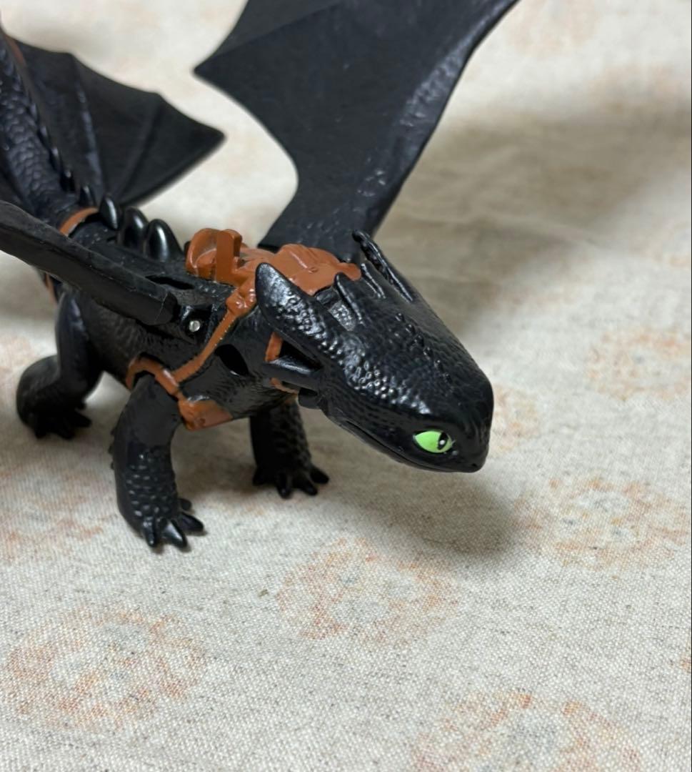 ヒックとドラゴン　アニメ　トゥース フィギュア　可動式