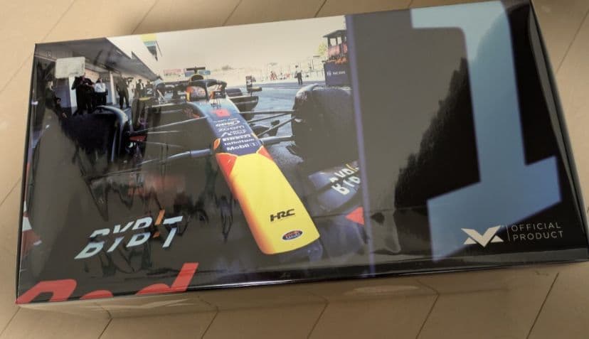 ミニチャンプス 1/18 RB19 フェルスタッペン 日本GP MV別注