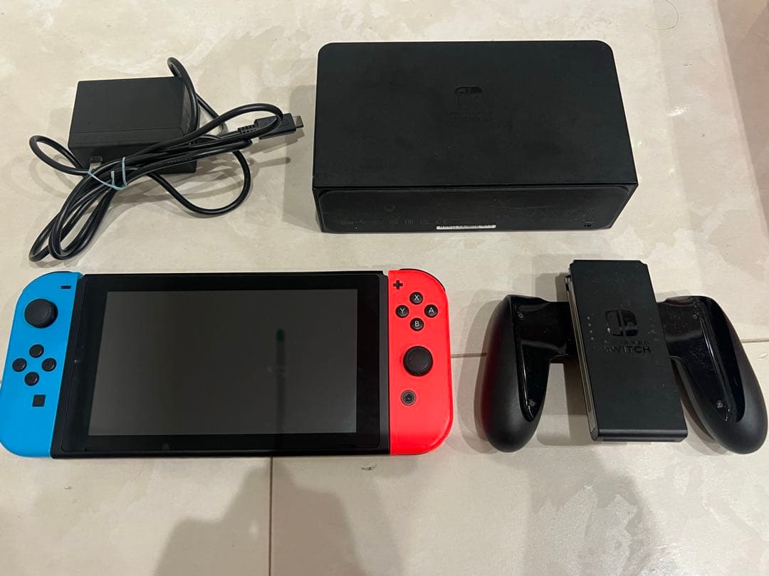 任天堂 Switch 本体