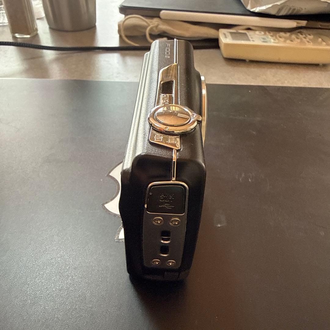 Fujifilm FinePix F100fd コンパクトデジタルカメラ