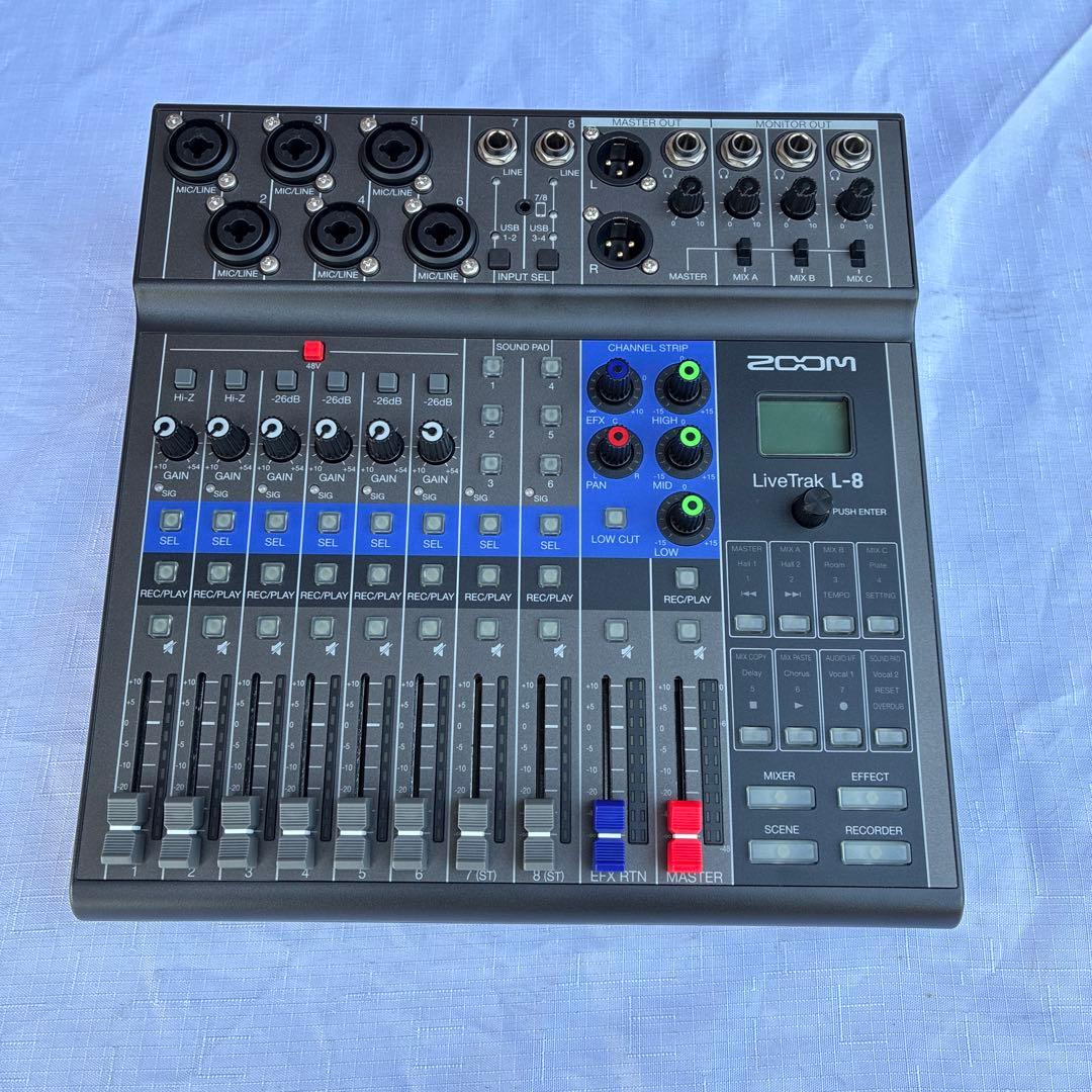 Zoom LiveTrak L-8 デジタルミキサー