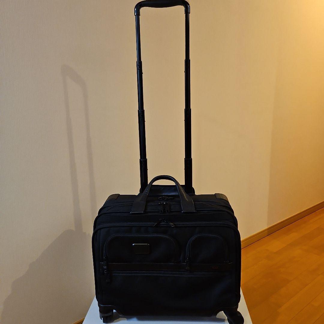 TUMI Alpha2 デラックス4ウィールラップトップケースブリーフ