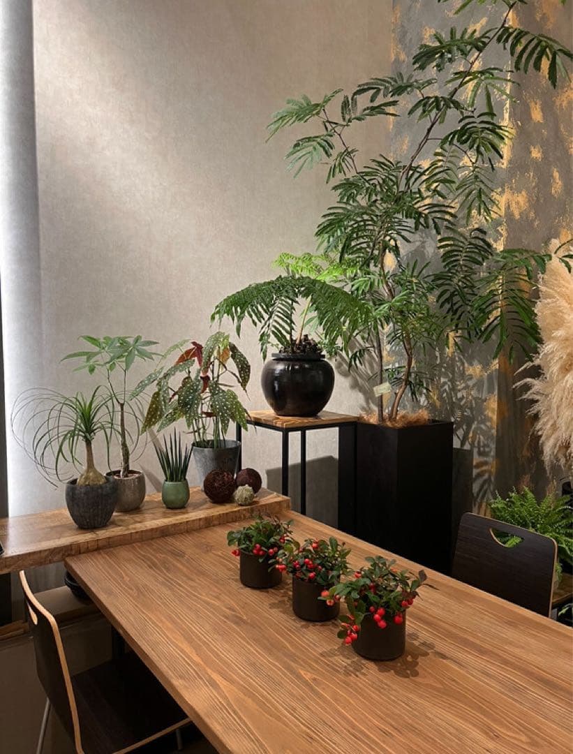 無垢材ダイニングテーブル（140cm x 70cm）