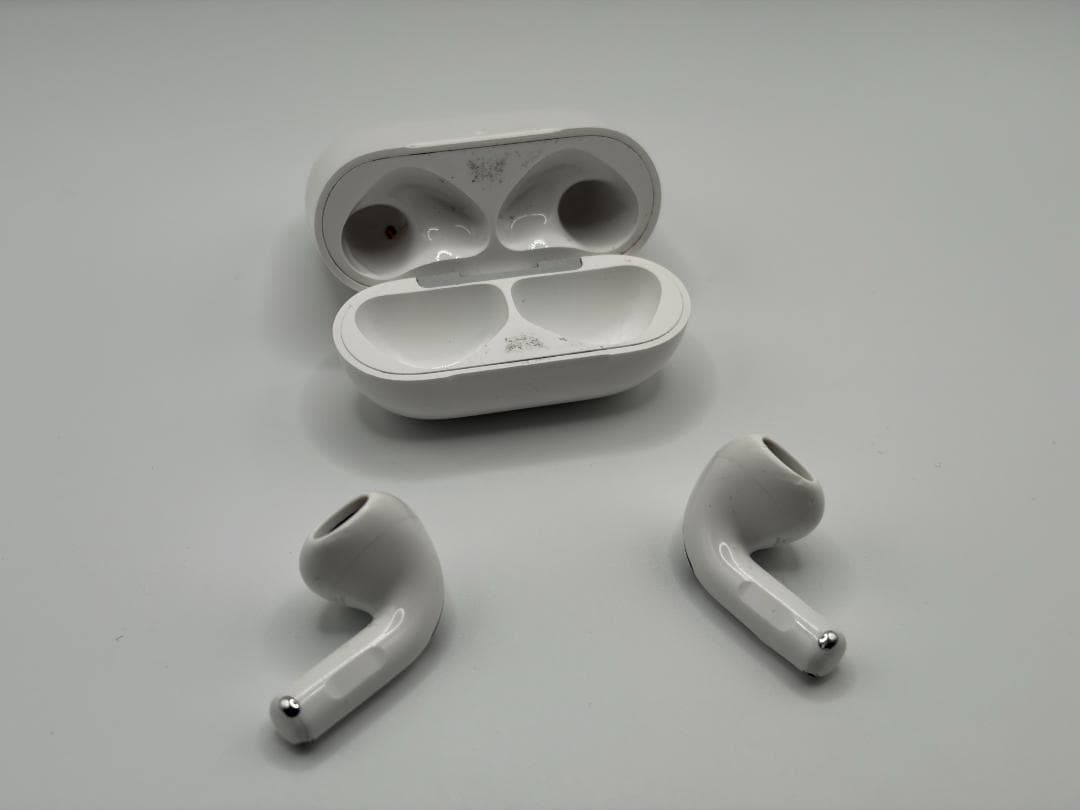 よ*ん様 AirPods4ノイズキャンセリング　イヤホン充電ケース箱一式