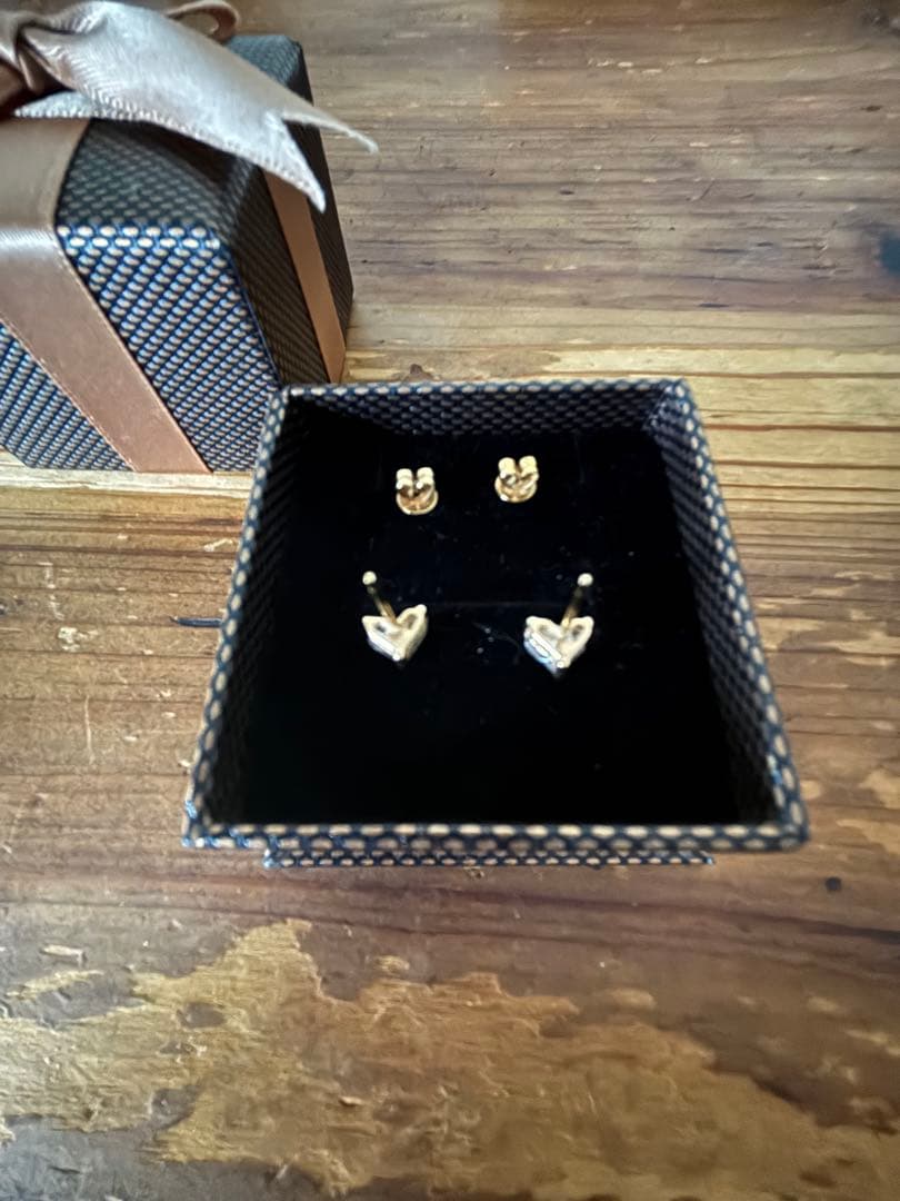 k18ダイヤモンドハートピアス