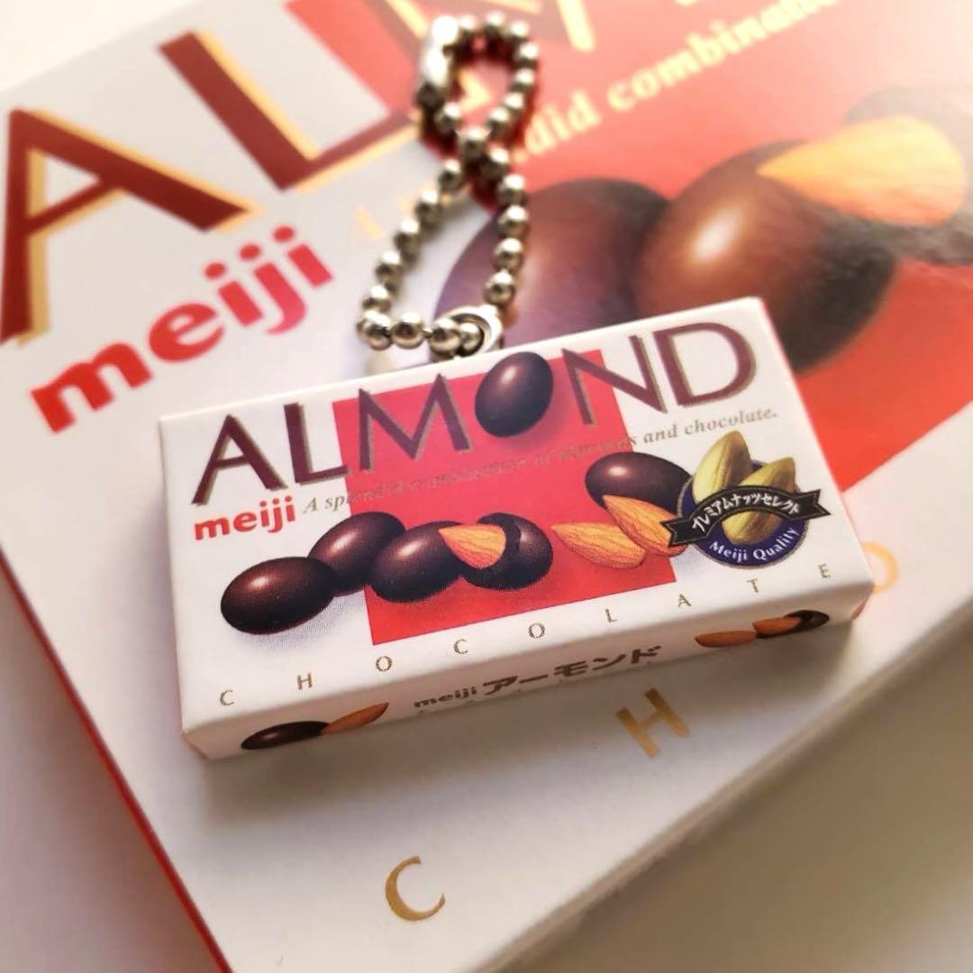 明治アーモンドチョコレート ガチャ