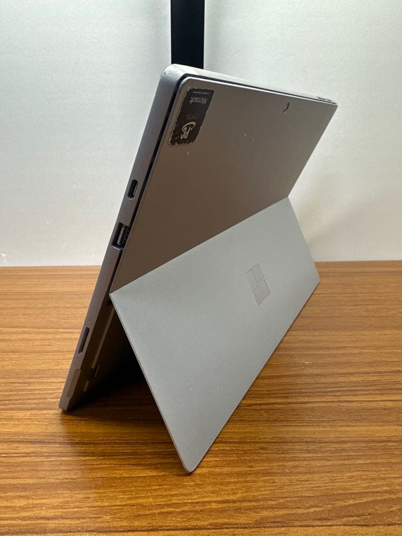 Surface Pro 7 i5-1035G4 8/256 画面ひび割れ