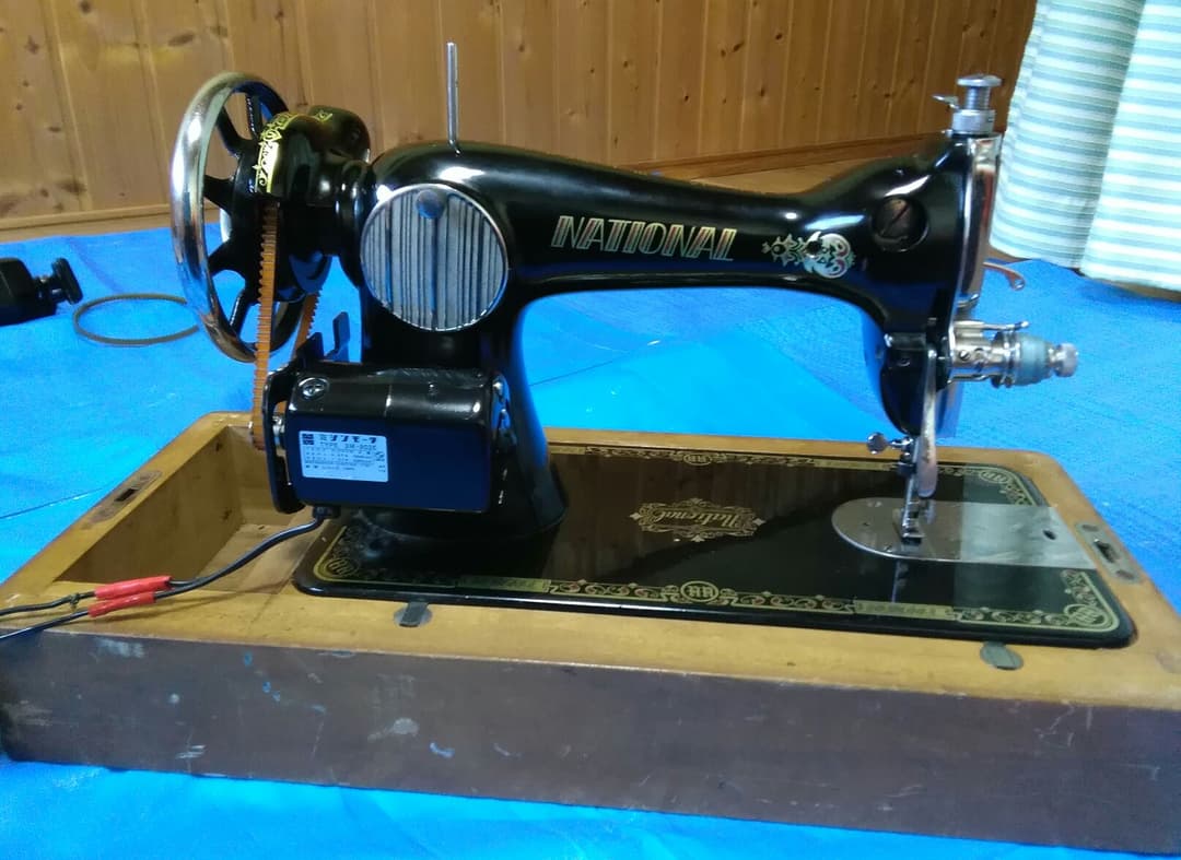 昭和　アンテイーク電動ミシン　ナショナル