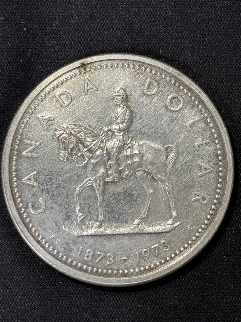 【Sv500】1973年 カナダ エリザベス女王 1ドル銀貨 大型銀貨 ケース付