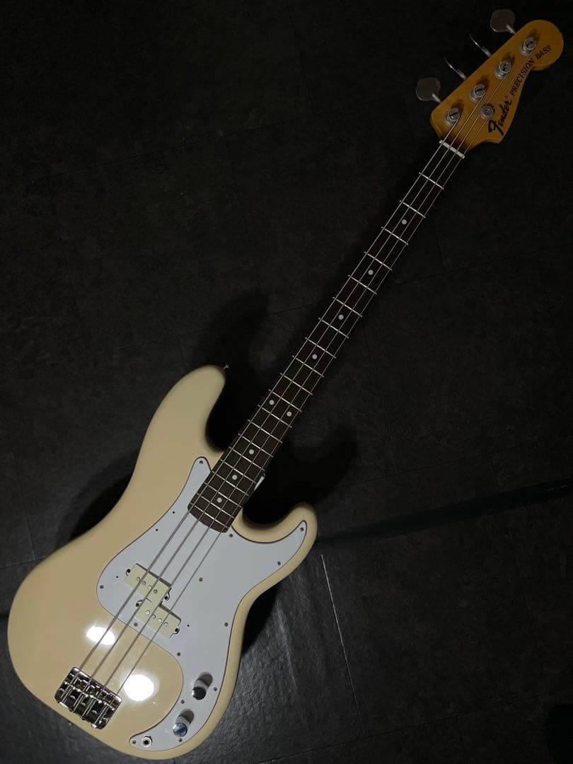 ベース Fender PB70-70US