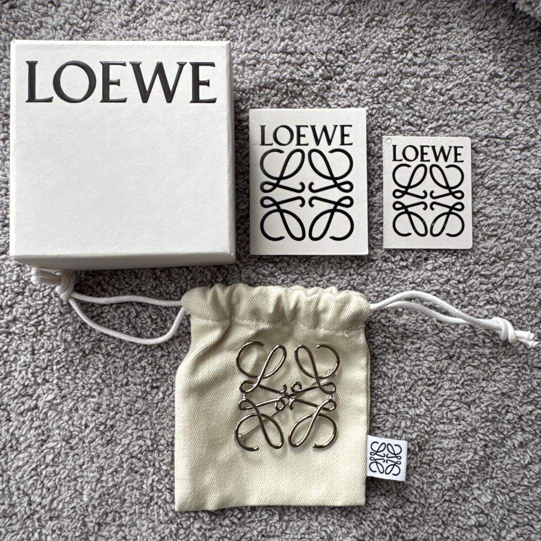 【未使用】LOEWE ロエベ アナグラム ブローチ シルバー