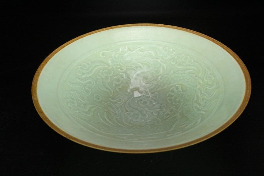 中国美術 青白磁 陽刻 鳳紋 碗 φ20cm(K-LC194)