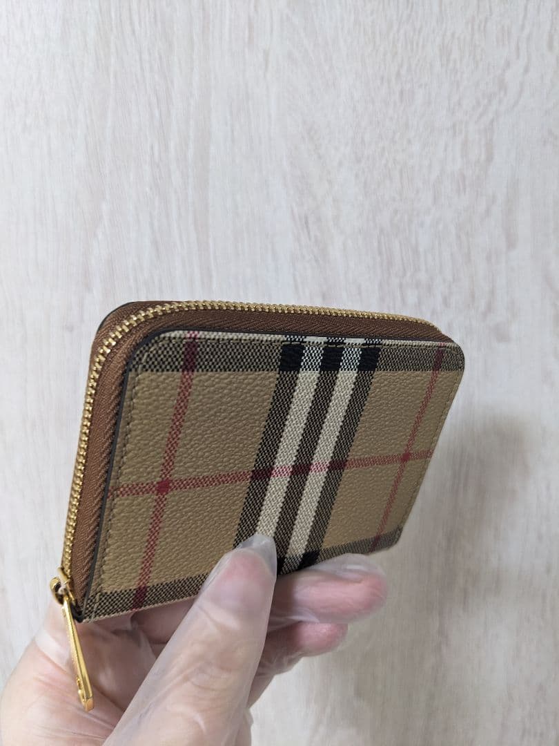 Burberry チェック柄 二つ折り財布　ノバチェック
