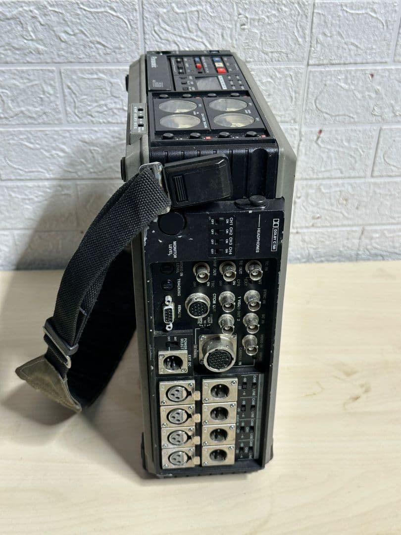 Panasonic AU-500 ポータブルビデオカセットレコ―ダ―