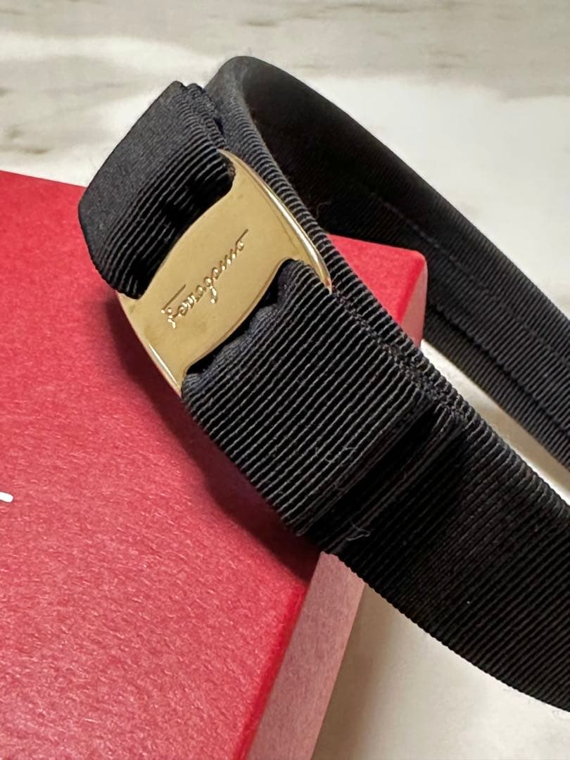 keiran【新品未使用】Ferragamo ヴァラ　ヘアバンド 現行品