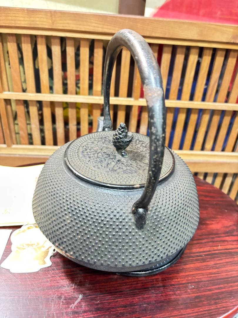 南部鉄瓶 最高級品種 瓶敷き付き サビ有りますから 10分の１激安